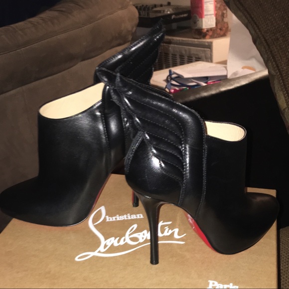 Christian Louboutin Shoes - Mercury 100 Napa Shiny

(Brand New)
